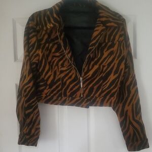 OUTBROOK  Cropped Tiger-Print Bomber Jacket - Black & Brown Cute ! Medium